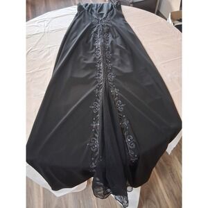 D.E. Nights by Laura Ryner Black Beaded Embellished Formal Gown Size 5/6